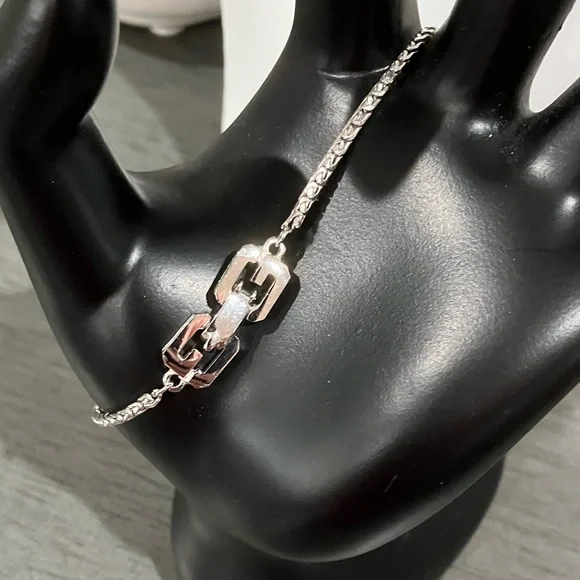 Elegant Givenchy Silver Bracelet - Picture 2 of 2